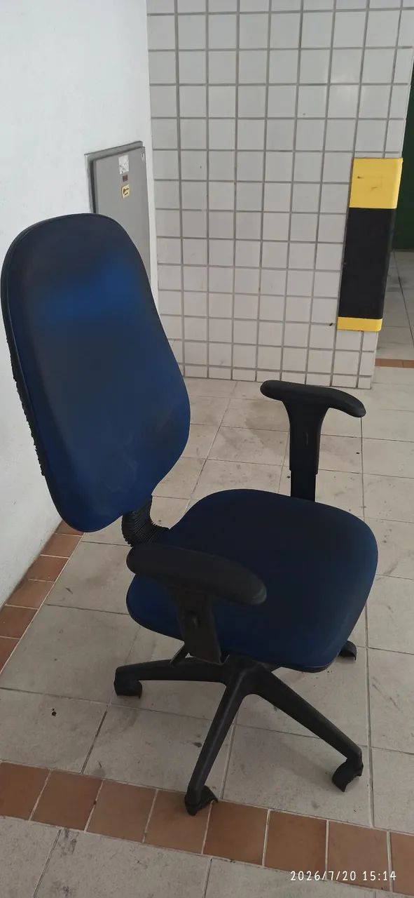 Cadeira usada( ler anúncio) - Foto 2