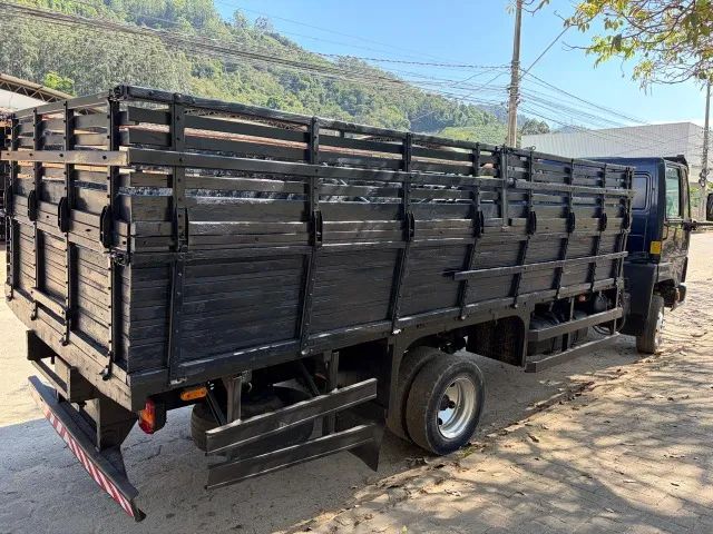 Cargo 815 2010 com Munck  - Foto 5