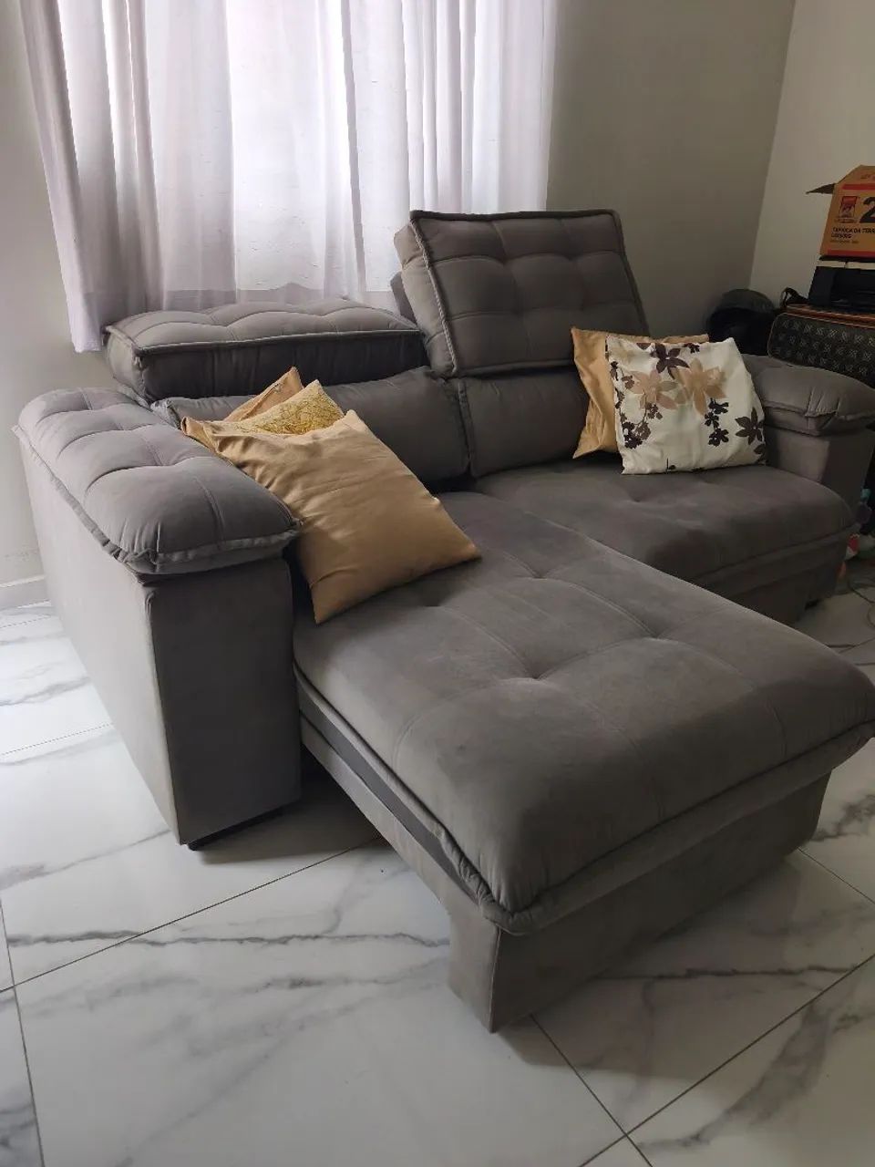Sofá retrátil e reclinável
