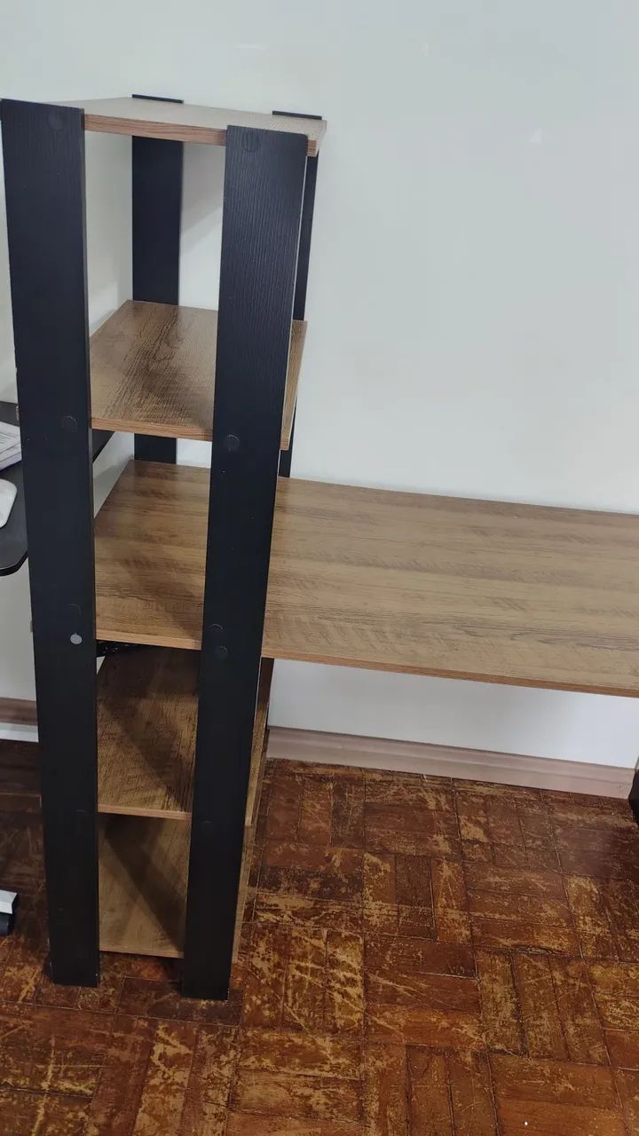 Escrivaninha semi nova com repartições  - Foto 4
