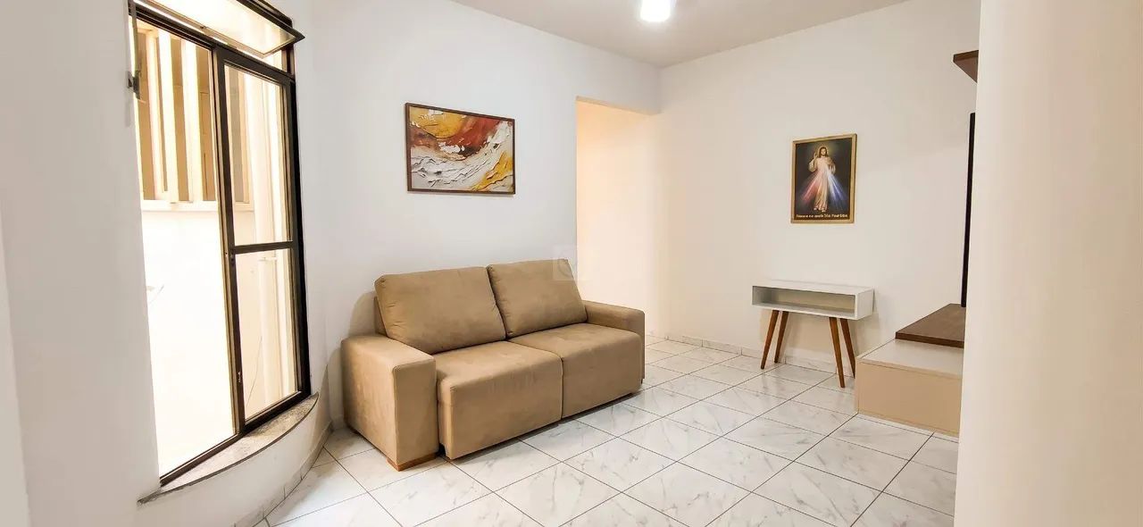 Praticidade, Aconchego e Espaço no Bairro Serrano! Casa de 2 Quartos com Suíte