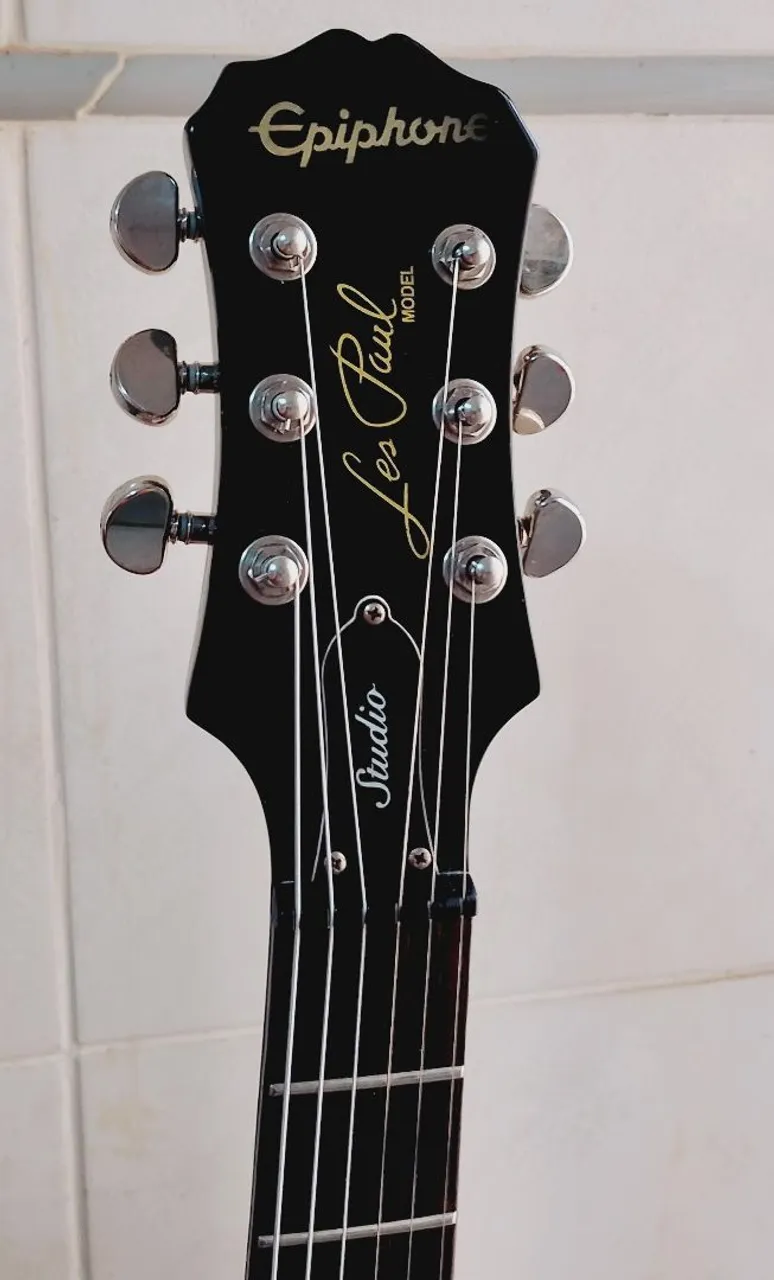 epiphone les paul studio