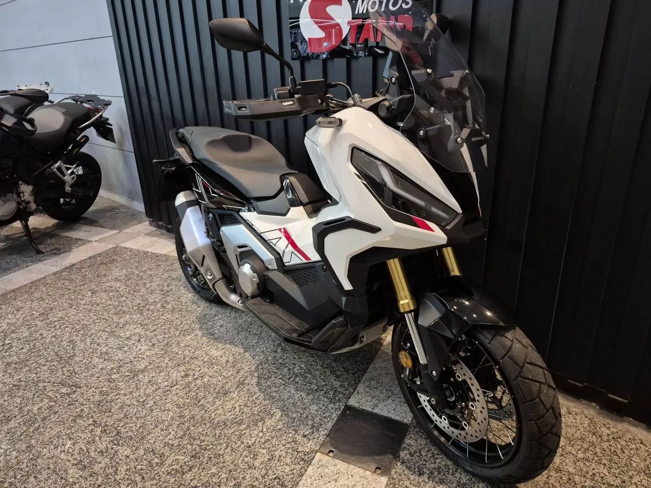 X adv 750  - Foto 5