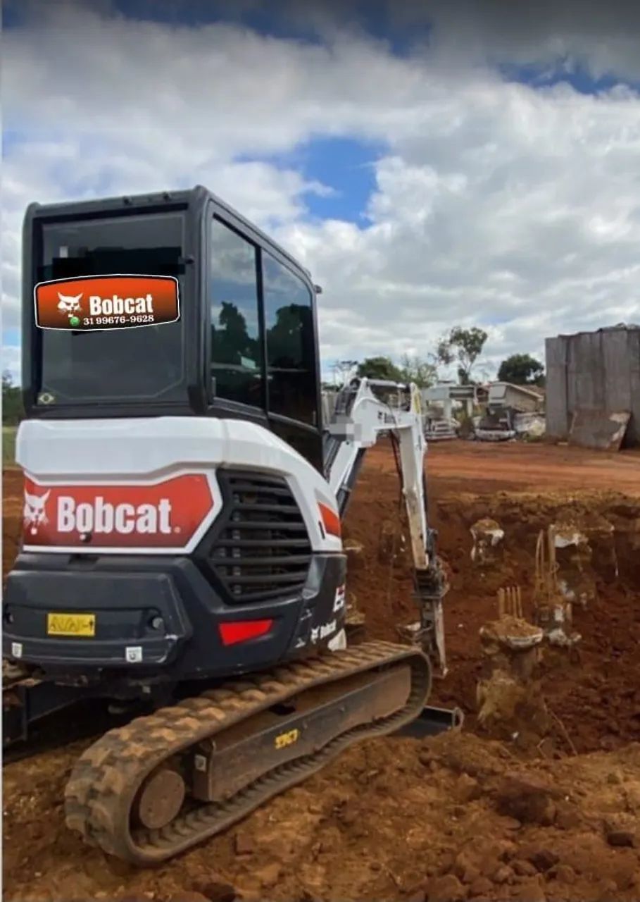 Bobcat E26 cabinada mini escavadeira  - Foto 4