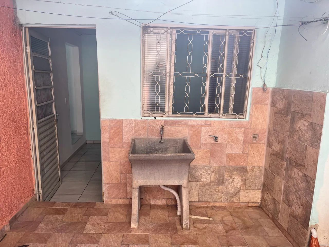 Aluga se 3 cômodos 