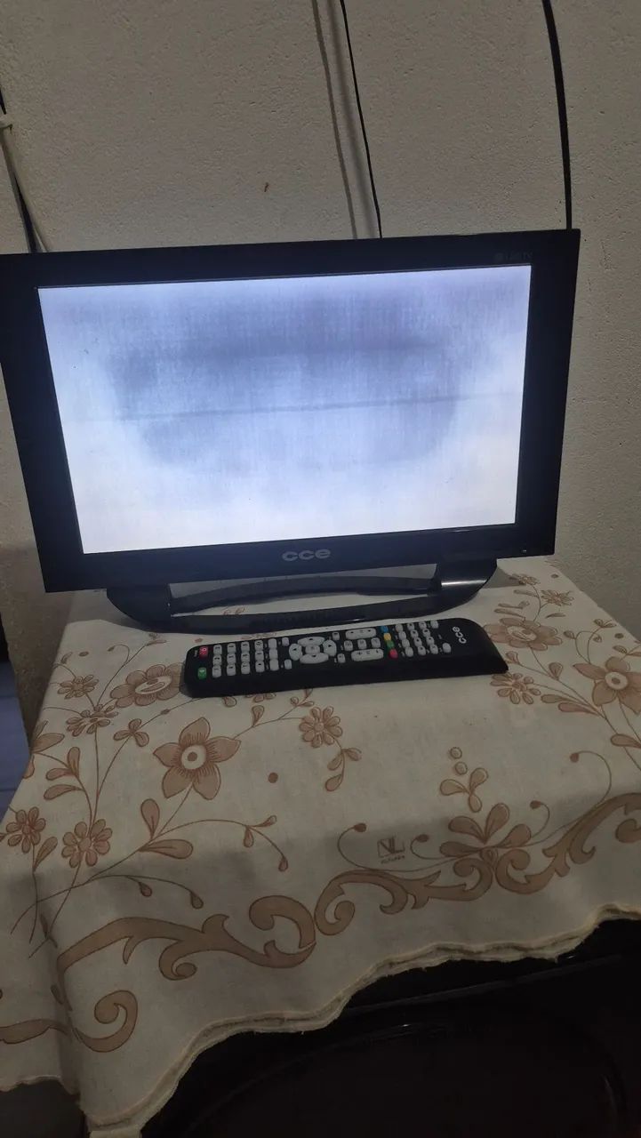 Tv cce com defeito  - Foto 3