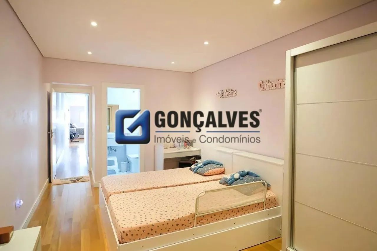 Sobrado Residencial com 3 Suítes, Frente, 6 Vagas em Rudge Ramos  Aluguel - Foto 6