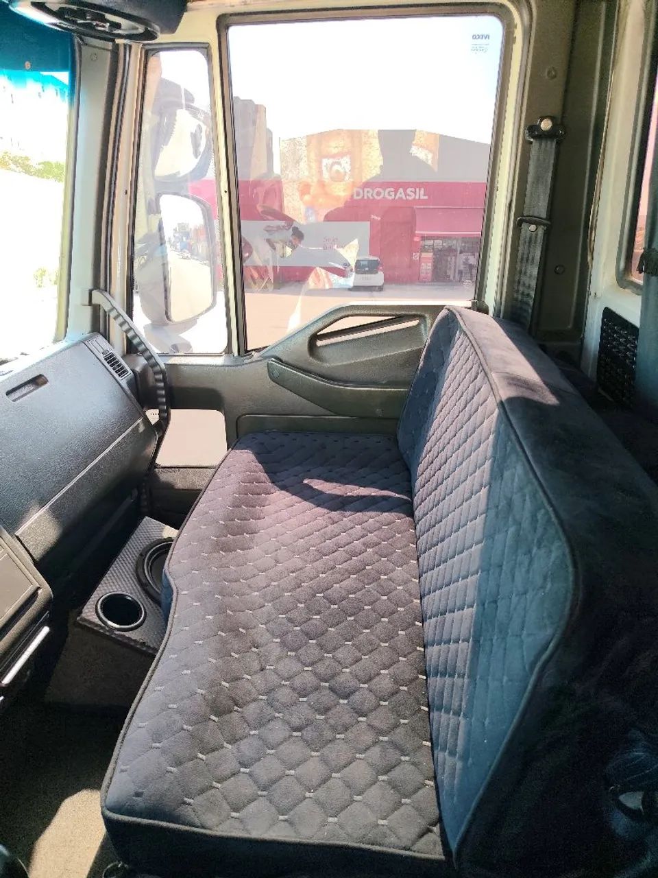 Iveco Tector 240e22 revisado - Foto 5