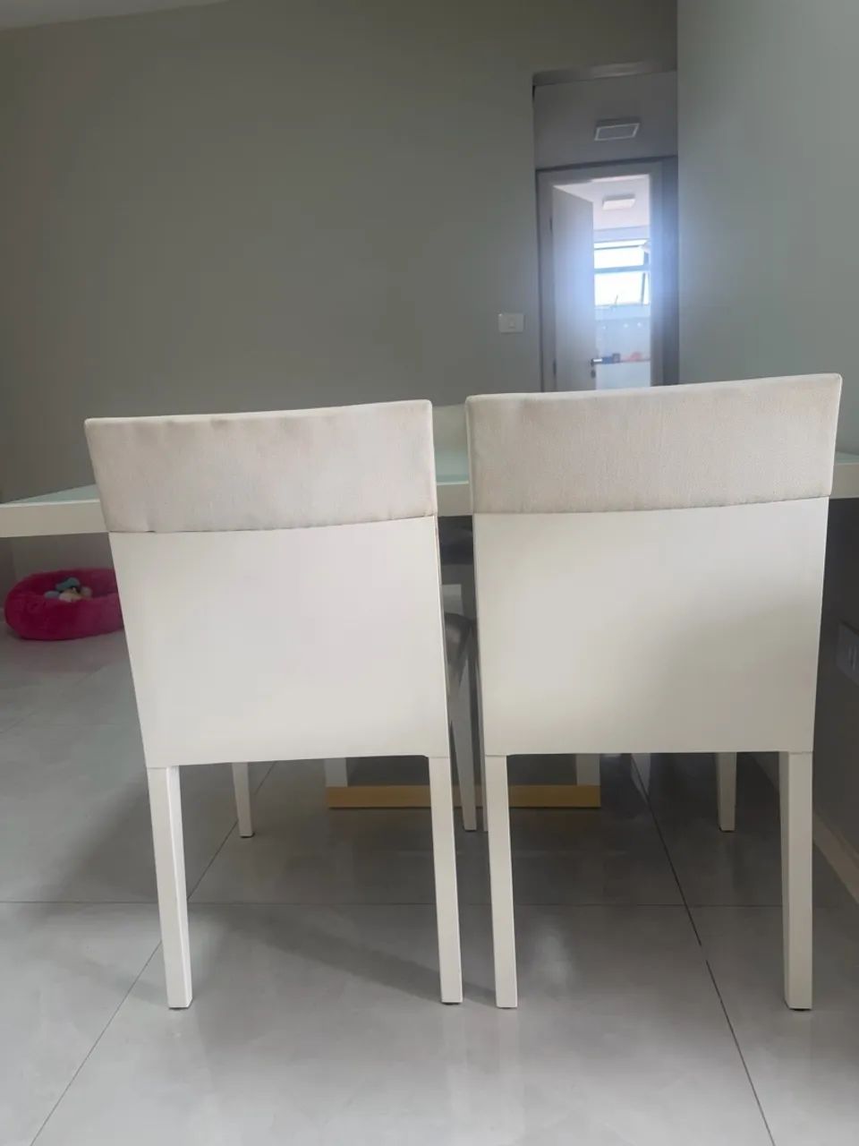 Mesa laqueada 140x140 com 4 cadeiras  - Foto 3