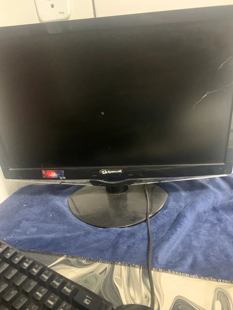 Monitor 20 polegadas com uns risco na lateral 