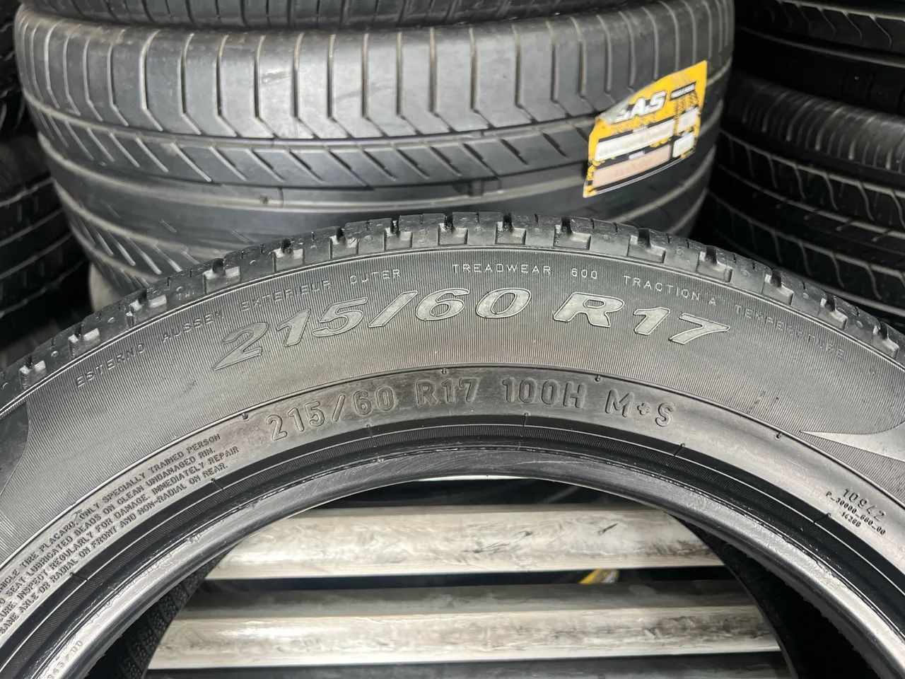 Pneu 215/60/17 Pirelli Scorpion Verde All Season / Pneu 215/60R17
