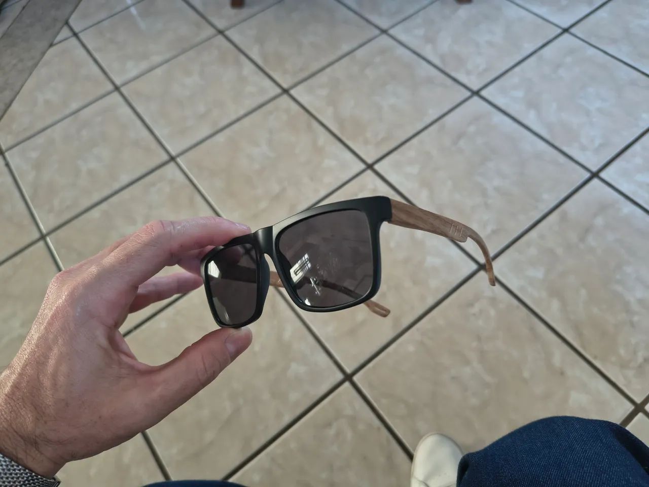 Óculos de SOL Masculino Moderno da moda. Com Bambu e proteção UV - Foto 2