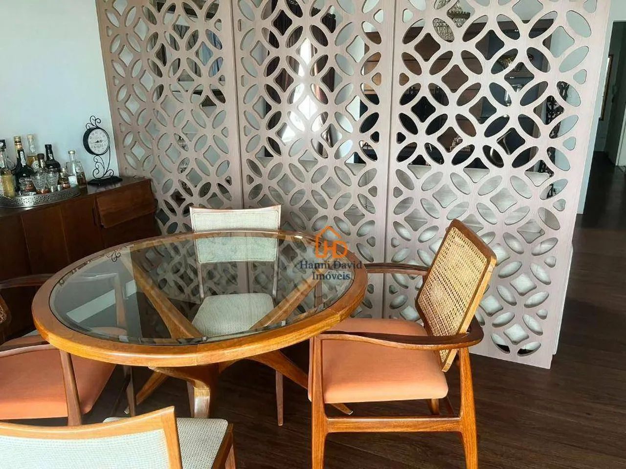Apartamento com 133m², 2 quartos, varanda com churrasqueira e 2 vagas - Foto 3
