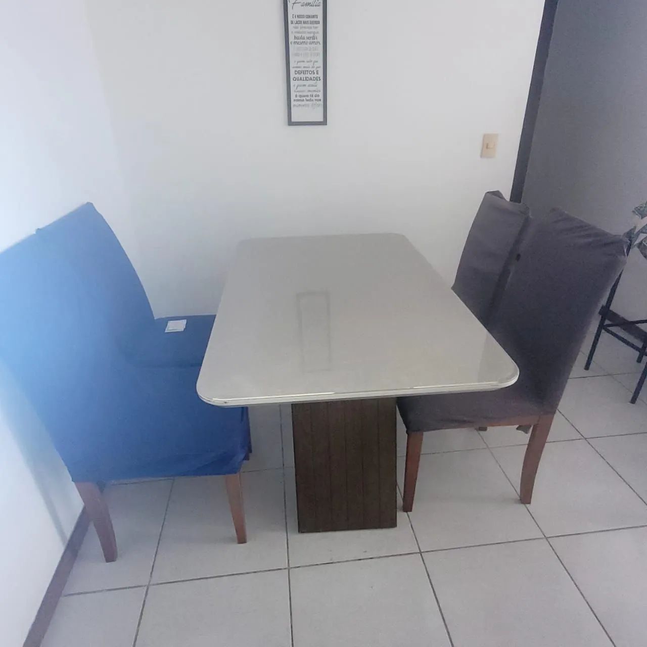 Mesa 4 cadeiras 