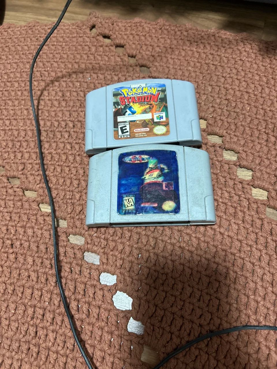 Nintendo 64 com 4 controle e 2 fitas 