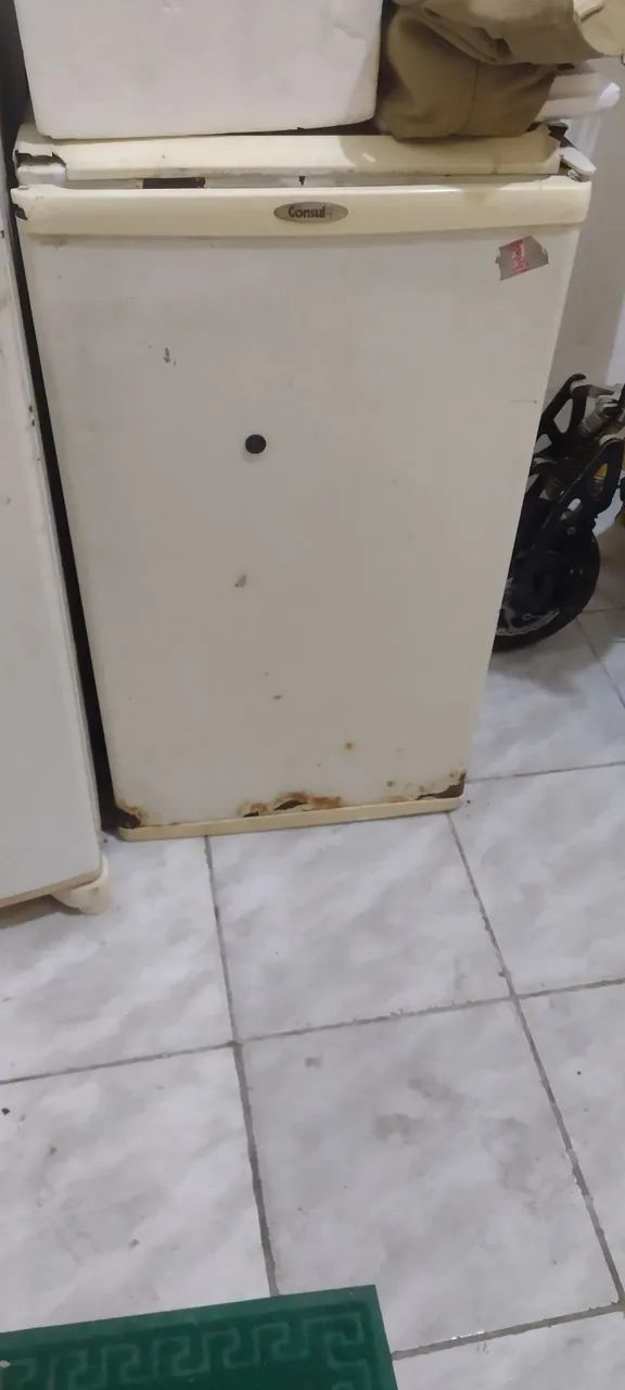 Frigobar com defeito R$80,00