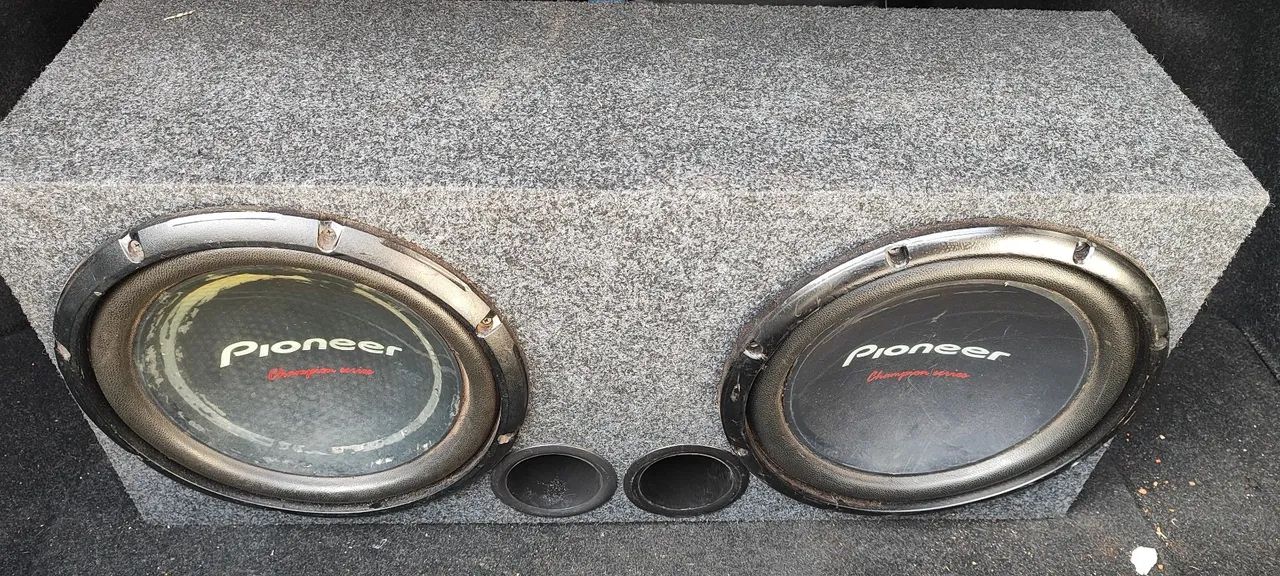 Caixa Pioneer com plug 