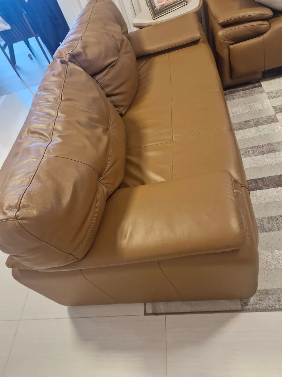 Sofá 2 e 3 lugares em  couro legítimo caramelo  - Foto 5