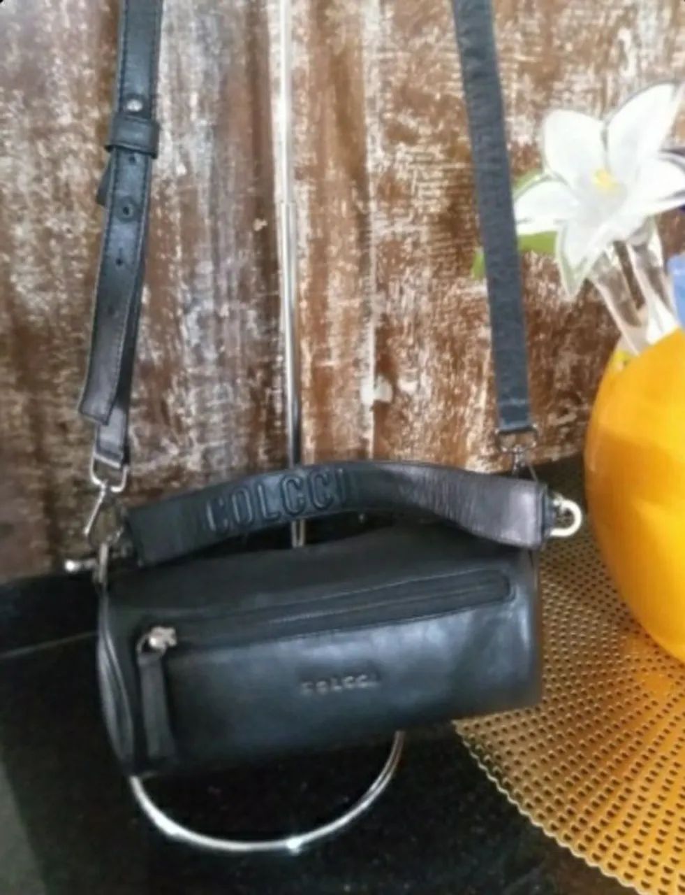 BOLSA EM COURO LEGÍTIMO, MARCA COLCCI. NOVA! - Foto 4