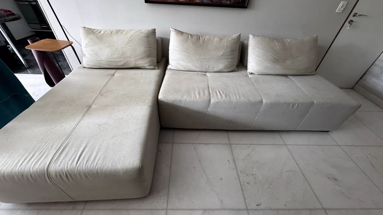 Sofá 3m com chaise 1,70m | Amplo, moderno e excelente estado - Foto 2
