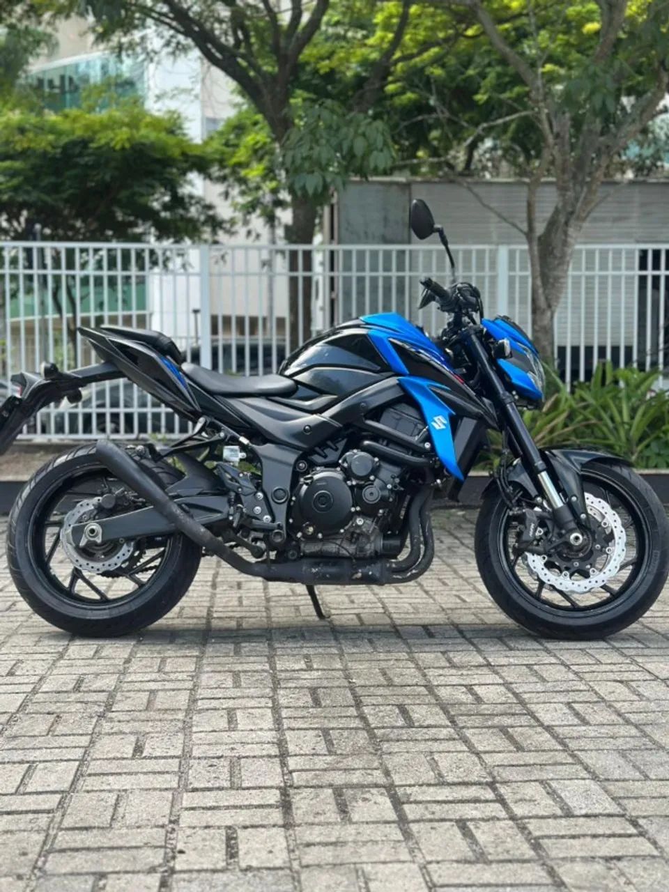 42インチ　もうすぐ終了 Anúncio 📣 Kawasaki ZX7 1995 2.600 milhas originais Moto jamais