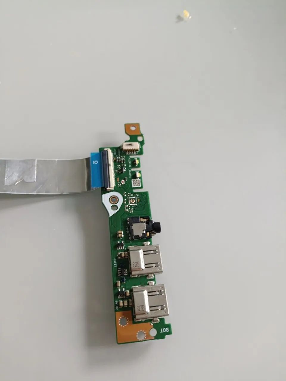 placa auxiliar de USB e áudio original para notebooks Asus, modelo X415JA/EA.
