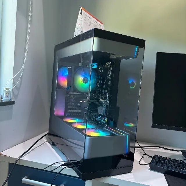Gabinete gamer aquário, com 4 fans argb.