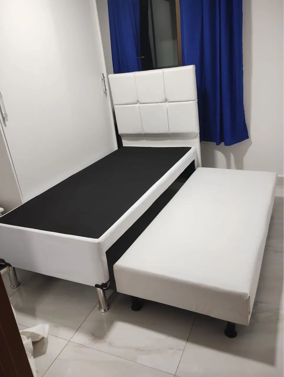 Vendo bicama de solteiro com cabeceira 