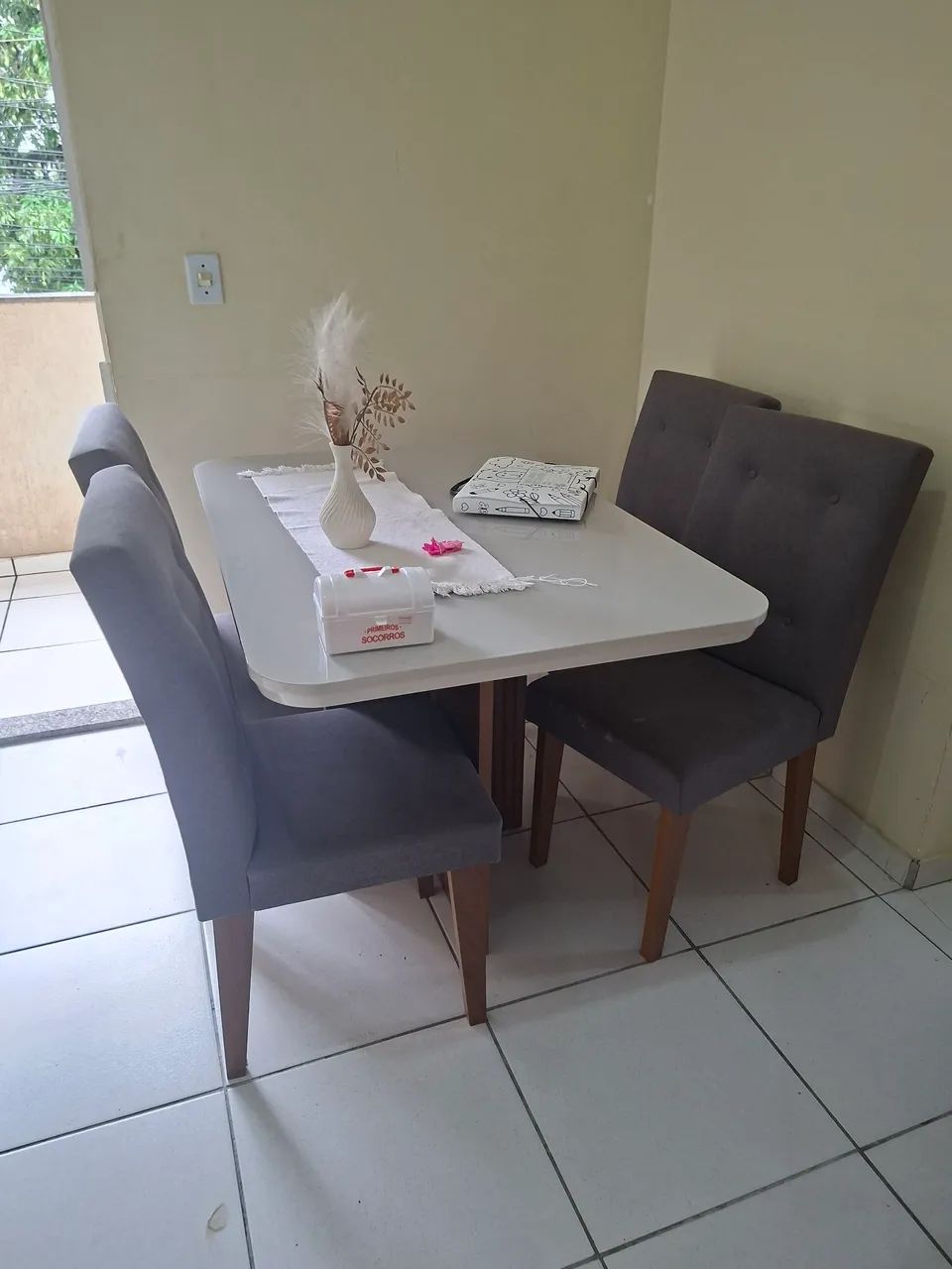 Mesa 4 cadeiras
