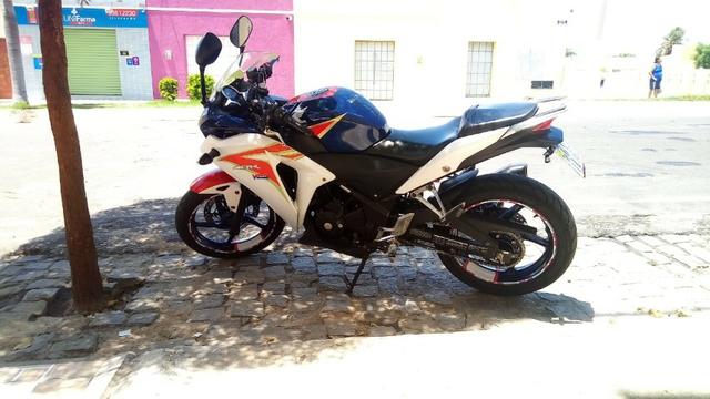 Honda CBR250r Tricolor - Foto 4