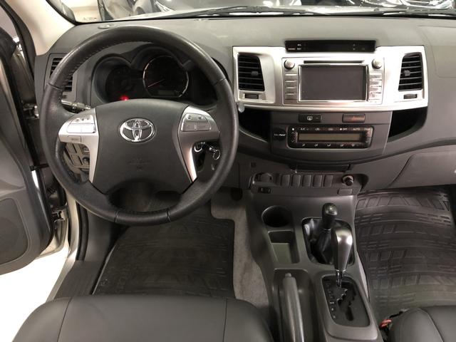 Hilux SRV FLEX 4x4 Automática 13/14 - Foto 17