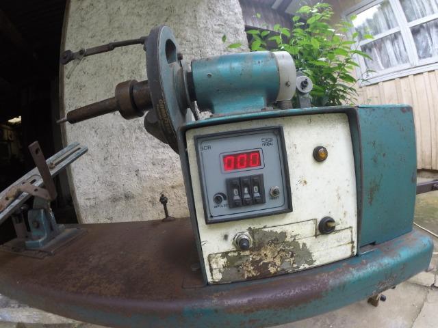 Maquina para enrolar/rebobinar induzidos (bobinadeira)