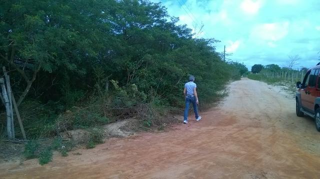 Vendo excelente terreno de 2.000m2 à 300m da Estrada de PIUM