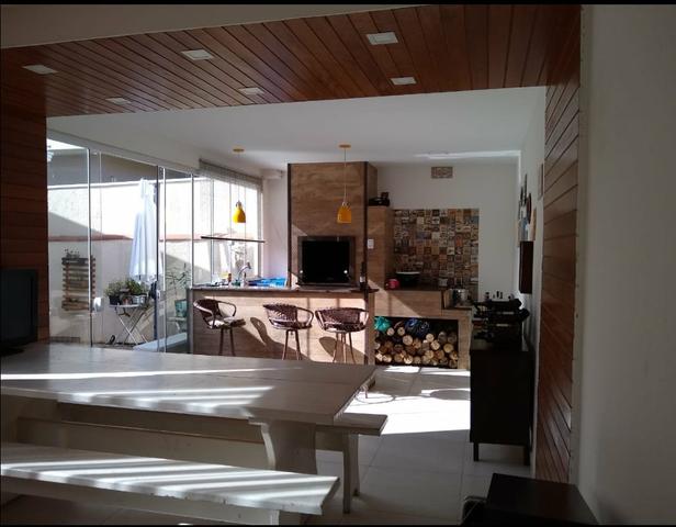 Casa condomínio fechado
