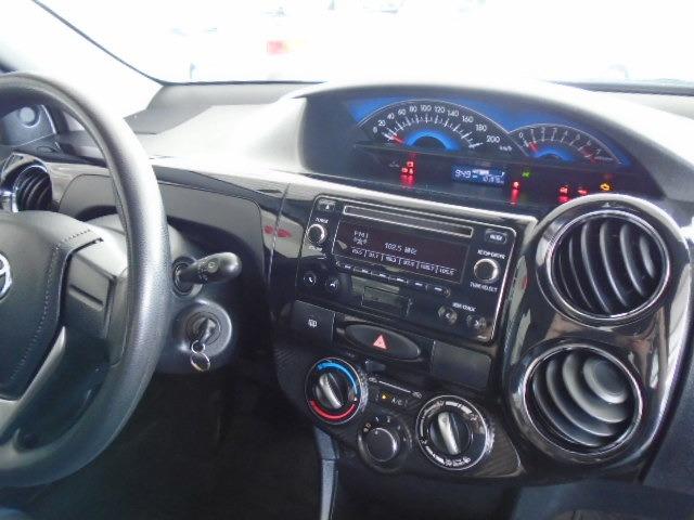 Toyota Etios - Foto 9