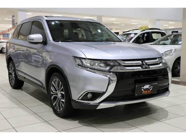 Mitsubishi Outlander 2.2 DIESEL - Foto 4