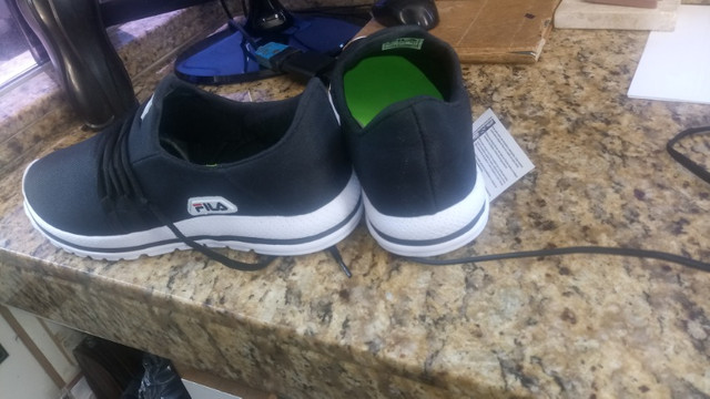 tenis grande no pé