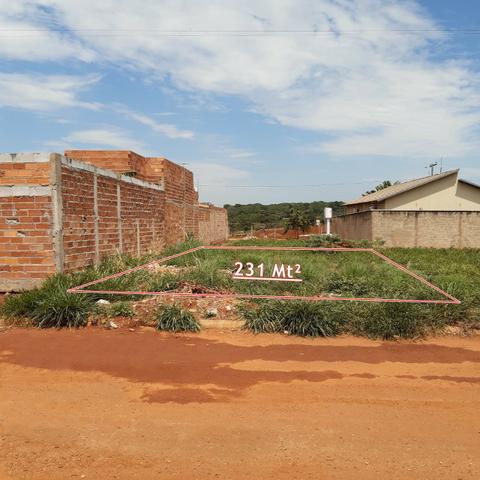 Lote Setor São Bernardo II - Próximo ao Supermercado Barão - Saída p/ Goianira