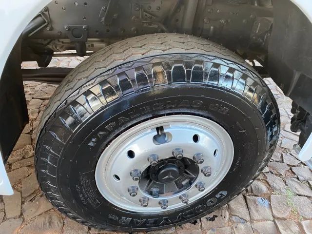 MB Axor 2831 6x4 - Foto 7