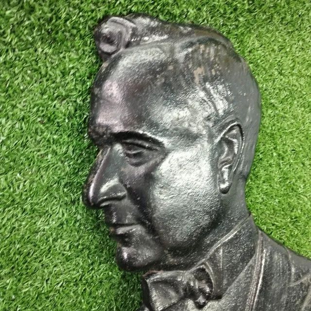 Antiga placa de ferro fundido de Getúlio Vargas decada de 40 - Foto 2