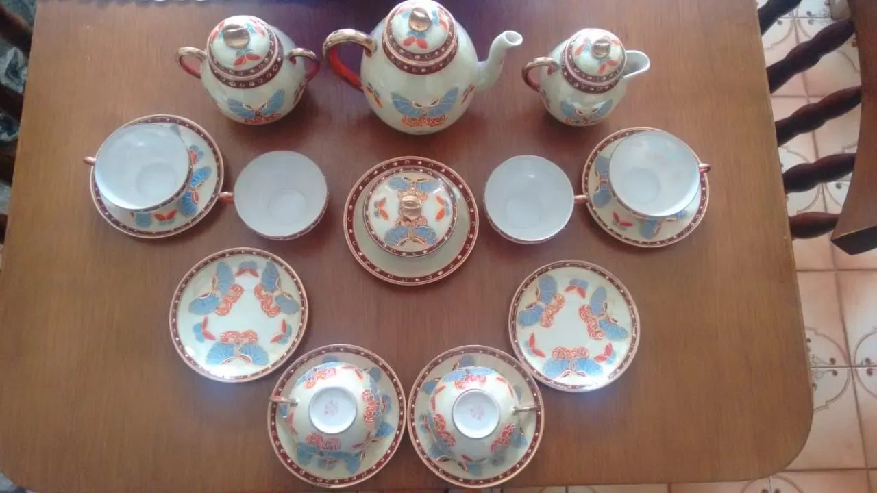 Antigo jogo de chá japonês (borboleta)