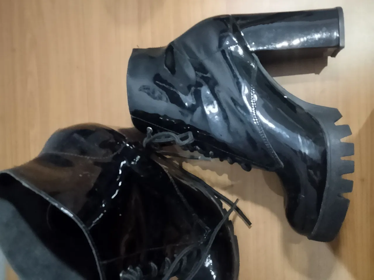 Bota preta feminina