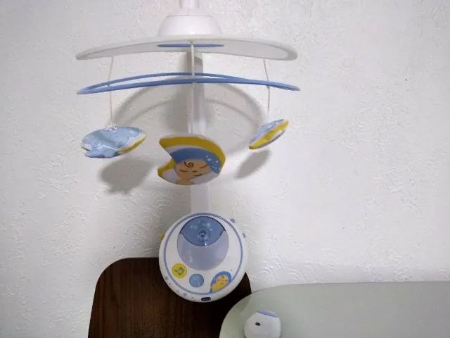 Móbili Magia da Chicco com controle remoto - Foto 3