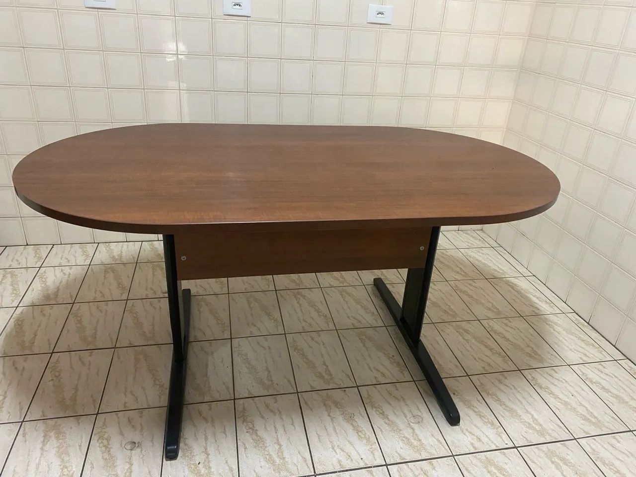 Mesa de jantar oval em madeira maciça - Foto 3