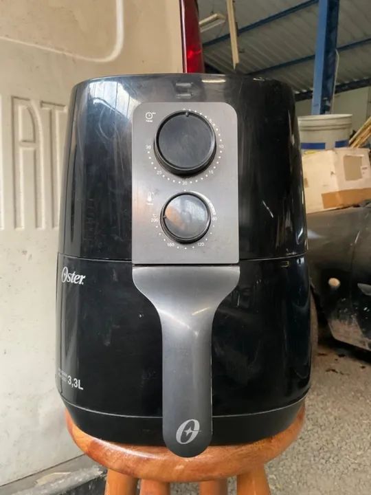 Fritadeira Elétrica Sem óleo Air Fryer Oster 3,3L 110V
