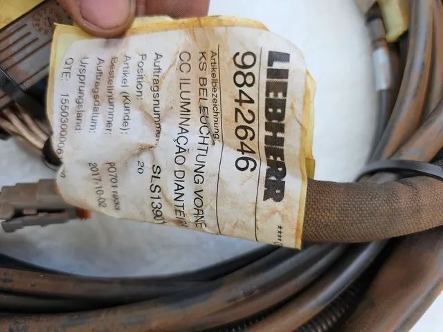 Liebherr L580 carregadeira chicote iluminação dianteira novo original 9842646 - Foto 5