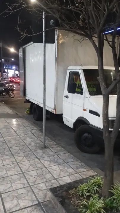 Caminhão Iveco 2002 - Baú - Ótimo estado! - Foto 3