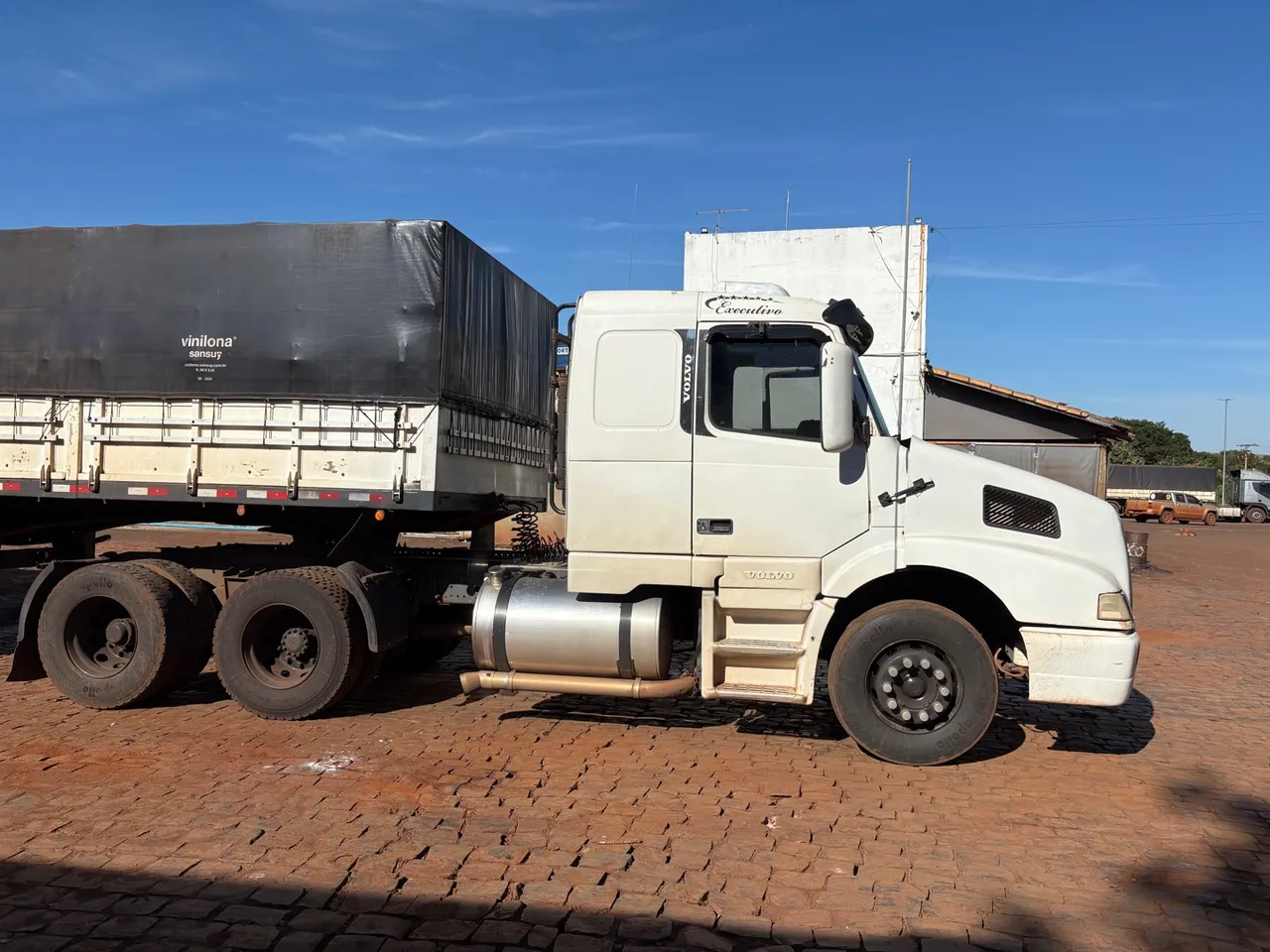 Volvo Nh 2002