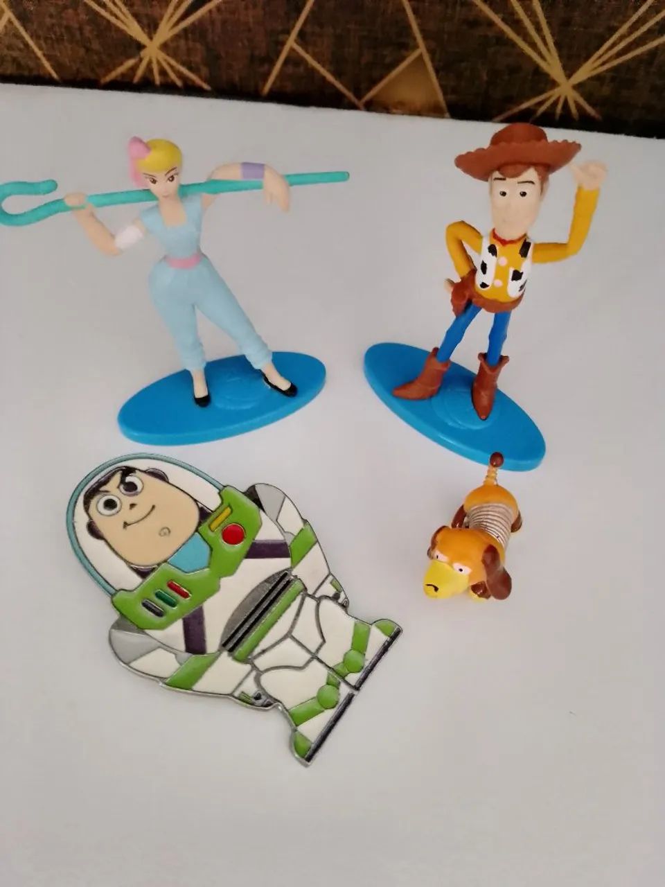 Bonecos toy Story e boton do Buzz - Foto 2