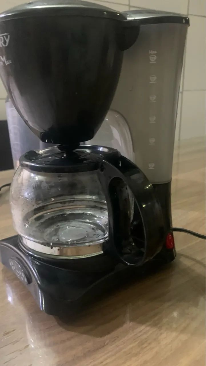 Cafeteira + Espremedor de frutas 90$ - Foto 3